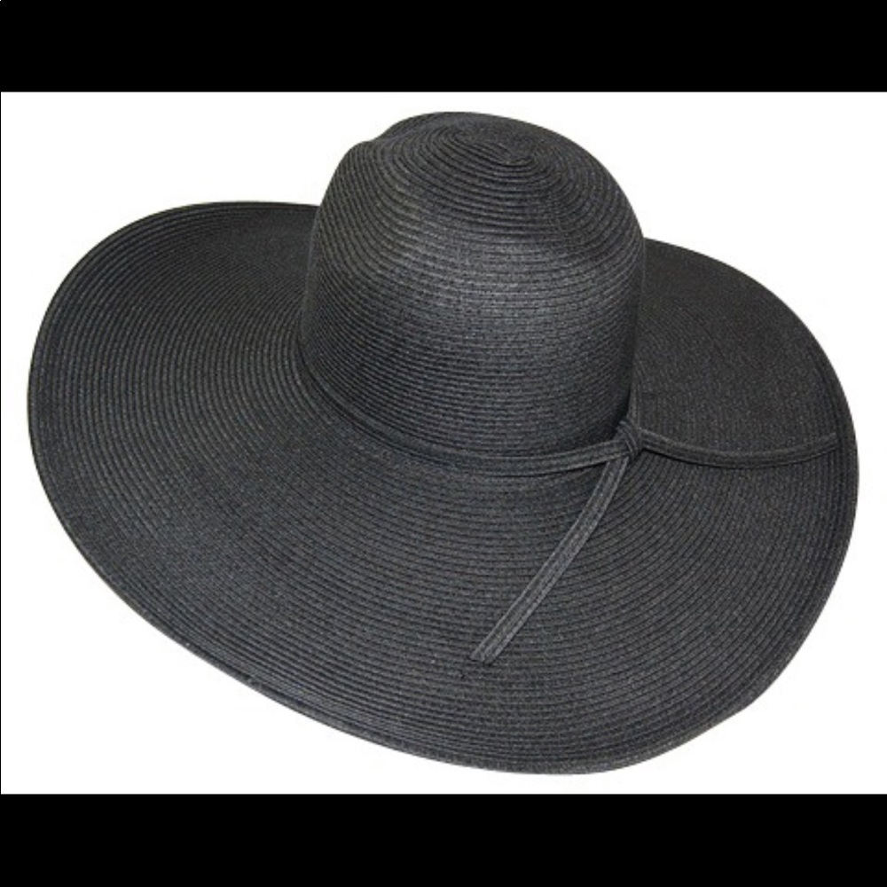 Black straw beach hat